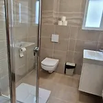 Anton Apartmanhaz 3* 巴拉顿菲赖德