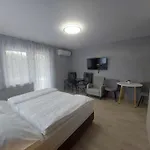 Anton Apartmanhaz Maison d'hôtes