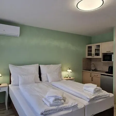 Anton Apartmanhaz Балатонфюред