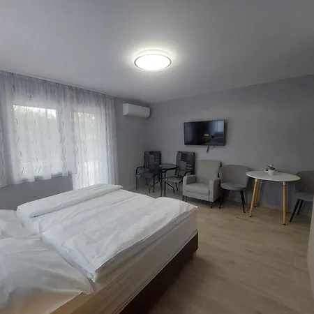 Anton Apartmanhaz Pensjonat
