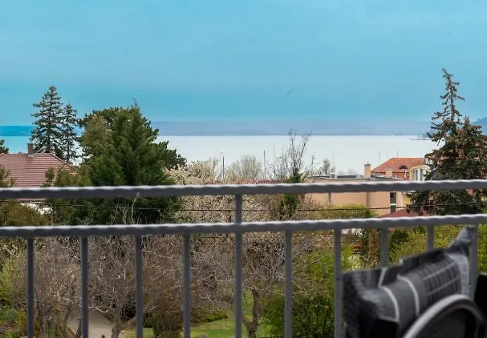 Anton Apartmanhaz 3* Balatonfured