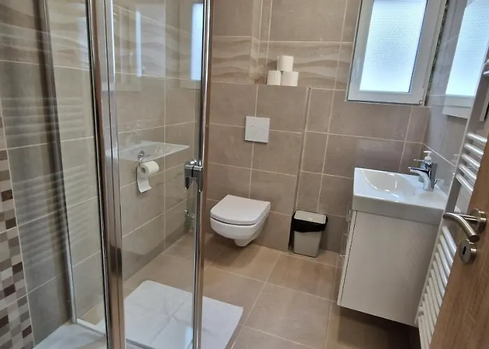 Anton Apartmanhaz 3* Balatonfured