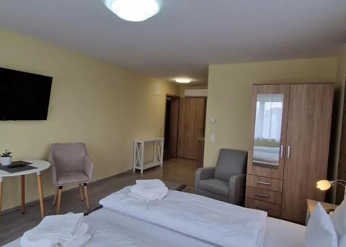 Guest house Anton Apartmanhaz Balatonfured
