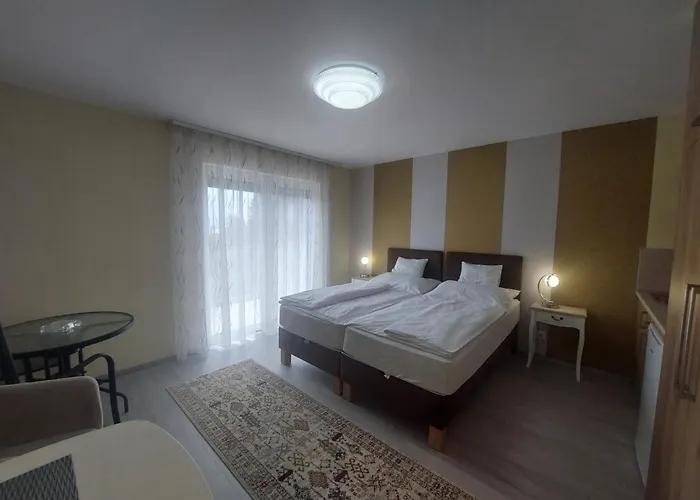 Anton Apartmanhaz 3* Balatonfured