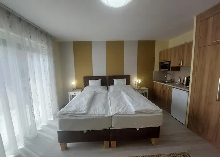 Anton Apartmanhaz 3* Balatonfured