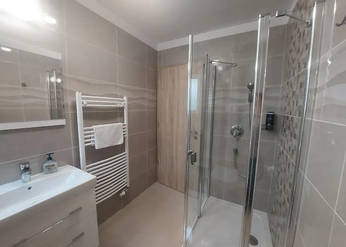 Guest house Anton Apartmanhaz 3*