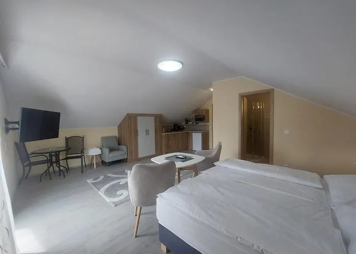 Anton Apartmanhaz Guest house Balatonfured